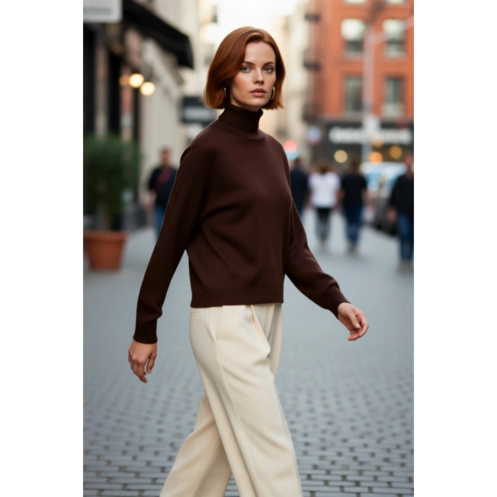 Kadın Basic Oversize Balıkçı Yaka Triko Kazak Standart Kol Rahatlığıyla Kış Sezonu Vazgeçilmezi