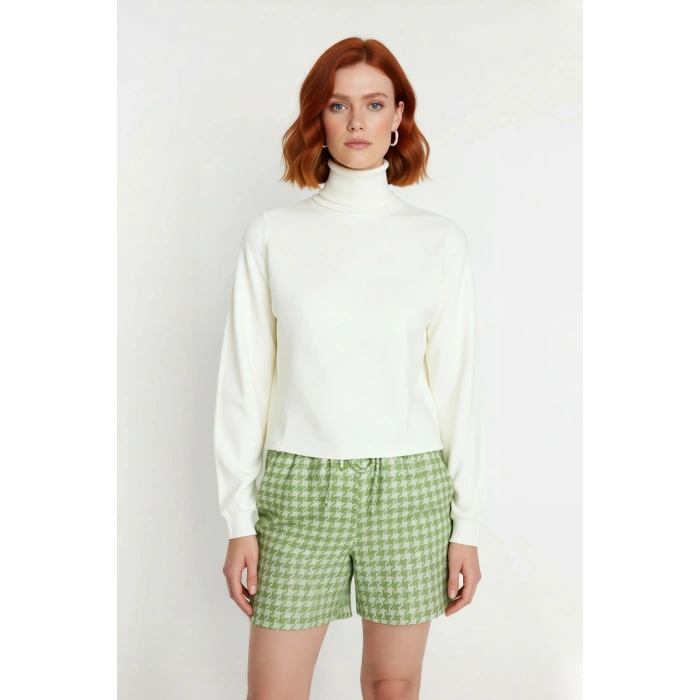 Kadın Basic Oversize Balıkçı Yaka Triko Kazak Standart Kol Rahatlığıyla Kış Sezonu Vazgeçilmezi