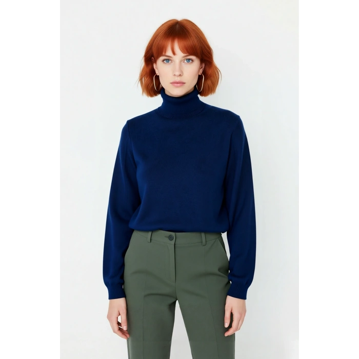 Kadın Basic Oversize Balıkçı Yaka Triko Kazak Standart Kol Rahatlığıyla Kış Sezonu Vazgeçilmezi