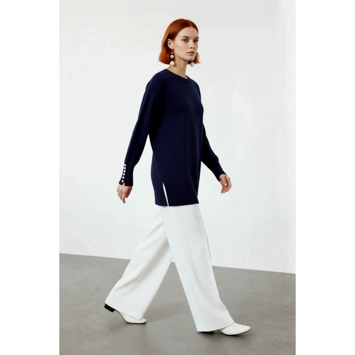 Kadın Basic Relaxed Kesim Uzun Kol Bisiklet Yaka İnci Detaylı Triko Kazak Modern Rahatlık Kaliteli