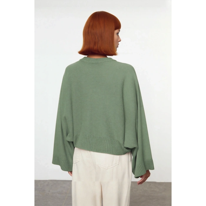 Kadın Basic Siluet Oversize Dik Yaka İspanyol Kol Akrilik Triko Kazak Konforlu Ve Modern Kaliteli