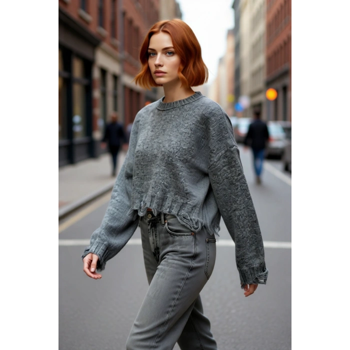 Kadın Basic Siluet Oversize Triko Kazak Crop Düşük Kol Akıtma Detaylı Soğuk Havalar İçin İdeal