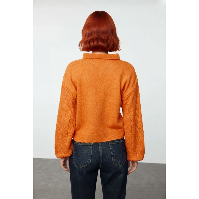 Kadın Basic Siluet Regular Boy Akrilik Saç Örgü Desenli Polo Yaka Uzun Düşük Kol Triko Kazak