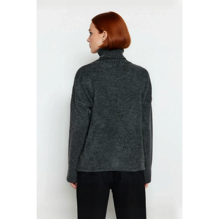 Kadın Basic Siluet Triko Kazak Düşük Kol Choker Yaka Tül Detaylı Kış Stiline Modern Dokunuş