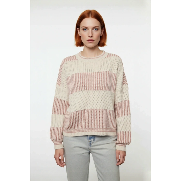 Kadın Basic Siluet Uzun Kollu Oversize Kesim Renk Bloklu Pike Dokuma Triko Kazak Kış Kombinlerinin