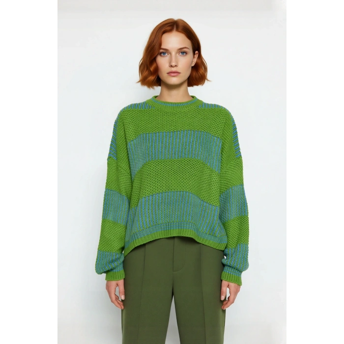 Kadın Basic Siluet Uzun Kollu Oversize Kesim Renk Bloklu Pike Dokuma Triko Kazak Kış Kombinlerinin