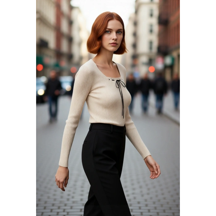 Kadın Bej Kare Yaka Fitted Kesim Uzun Kol Akrilik Triko Kazak İlkbahar Sonbahar Şıklığı Kaliteli