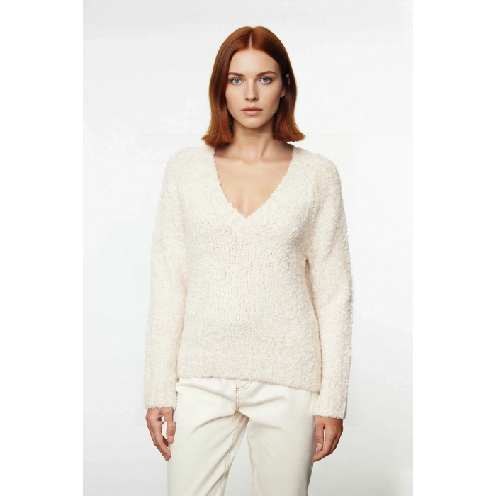 Kadın Bej Regular Kalıp Dokulu Reglan Uzun Kollu V Yaka Akrilik Triko Kazak Kışlık Günlük Şıklık