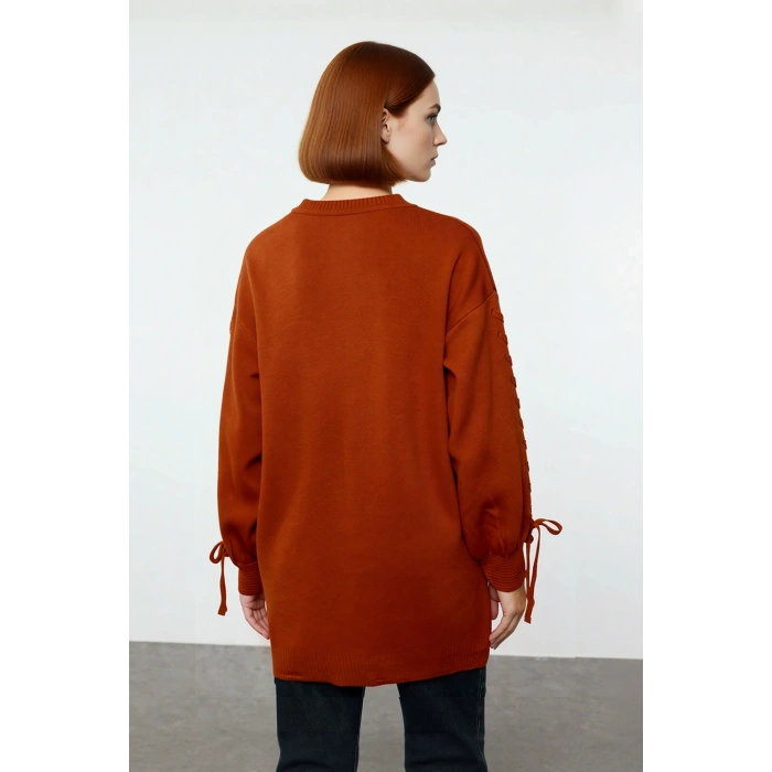 Kadın Bisiklet Yaka Düşük Kol Dokuma Detaylı Uzun Kollu Regular Fit Triko Tunik Kazak Modeli