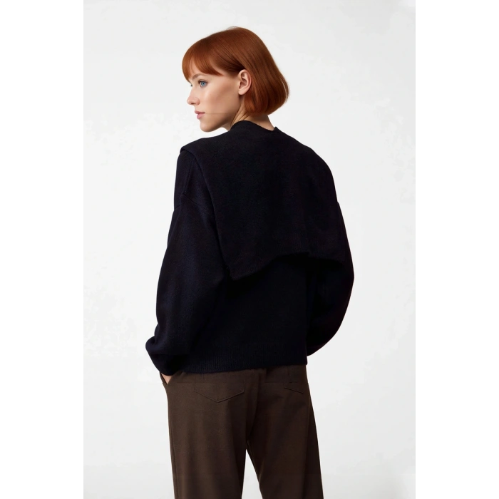 Kadın Bisiklet Yaka Oversize Kesim Düşük Kol Kalın Triko Kazak Soğuk Havalarda Konforlu ve Modern