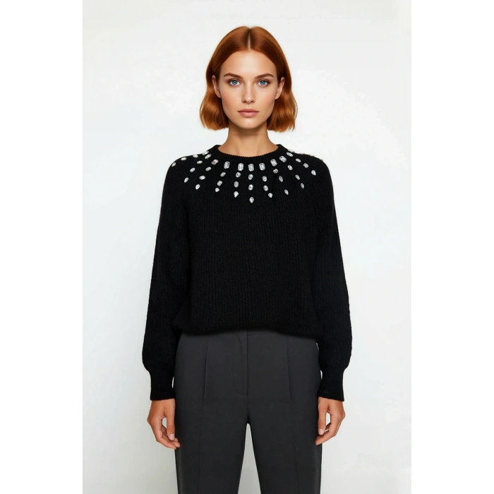 Kadın Bisiklet Yaka Taş Detaylı Yumuşak Dokulu Regular Kalıp Kışlık Triko Kazak Gündüzden Geceye