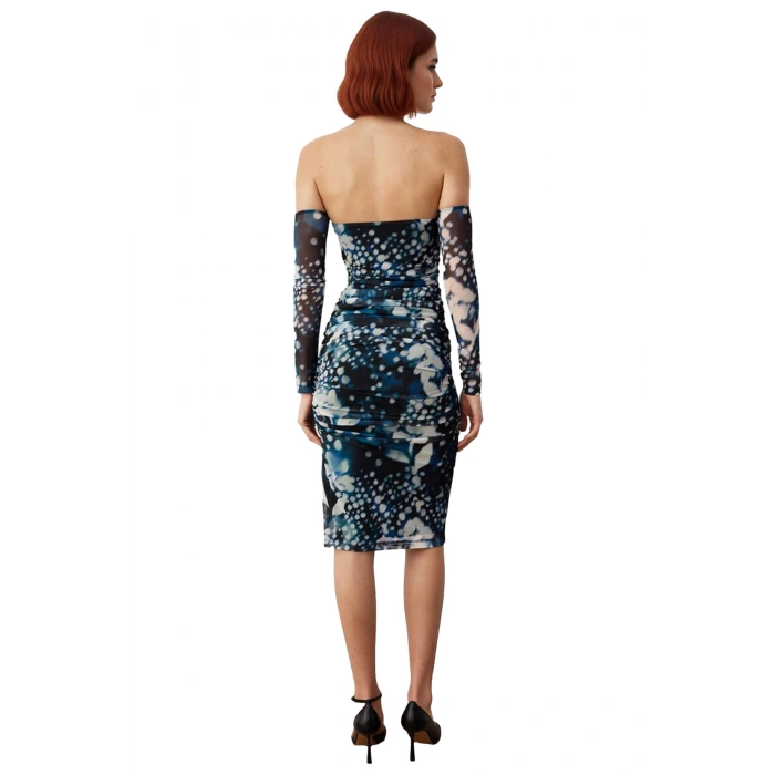 Kadın Bodycon Kesim Carmen Yaka Soyut Desenli Tül Midi Elbise Şık Özel Davetler İçin Mükemmel