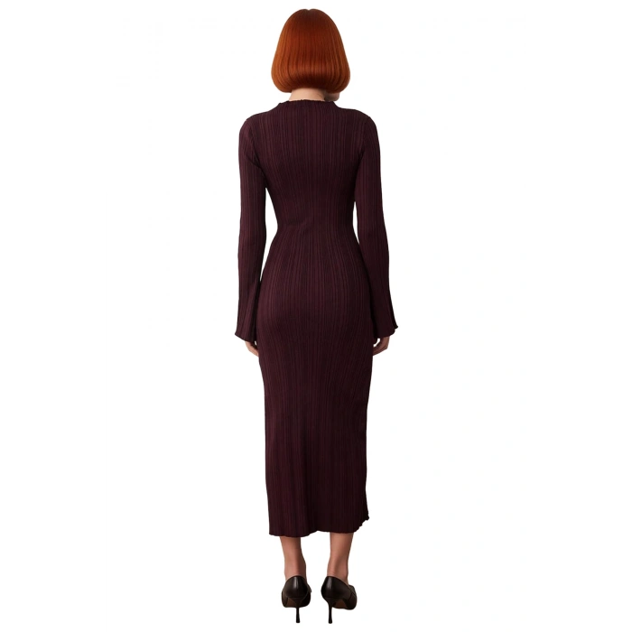 Kadın Bodycon Kesim Dik Yaka Uzun Kol Maxi Triko Elbise Kış Aylarında Şık ve Rahat Bir Tarz Sunar
