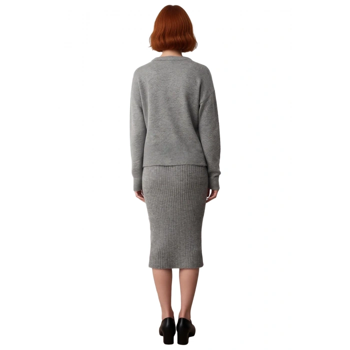 Kadın Bodycon Midi Etekli V Yaka Triko Hırka İkili Takım Yumuşak Dokusuyla Günlük Şıklık Sunar