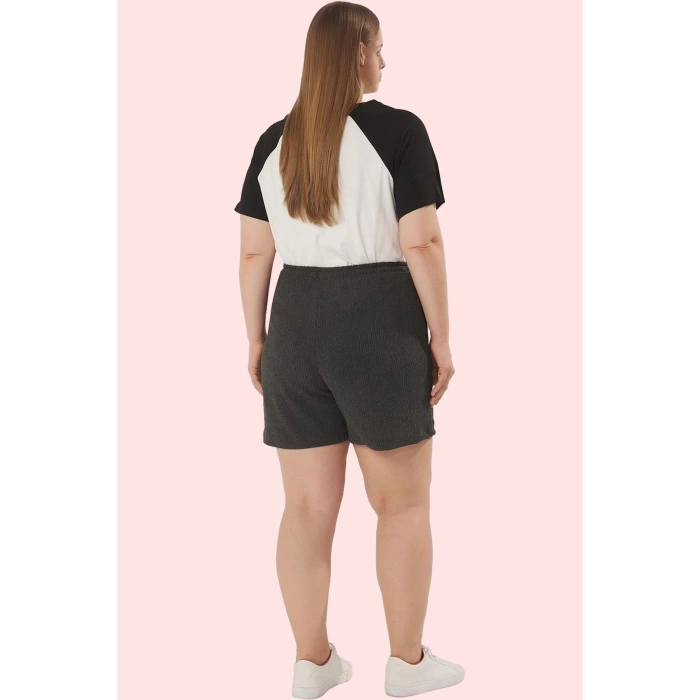Kadın Büyük Beden Örme Şort Regular Fit Günlük Kullanım Hafta Sonu Yaz Aylarının Vazgeçilmezi