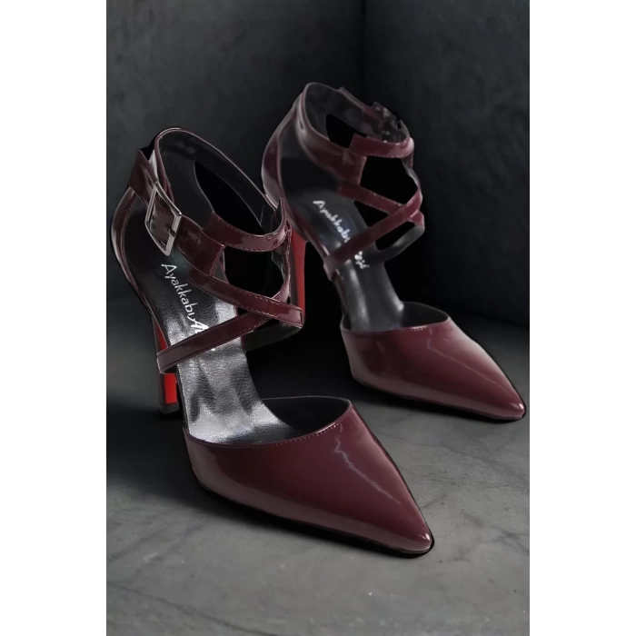 Kadın Çapraz Tokalı Topuklu Ayakkabı Sivri Burun Şık Stiletto