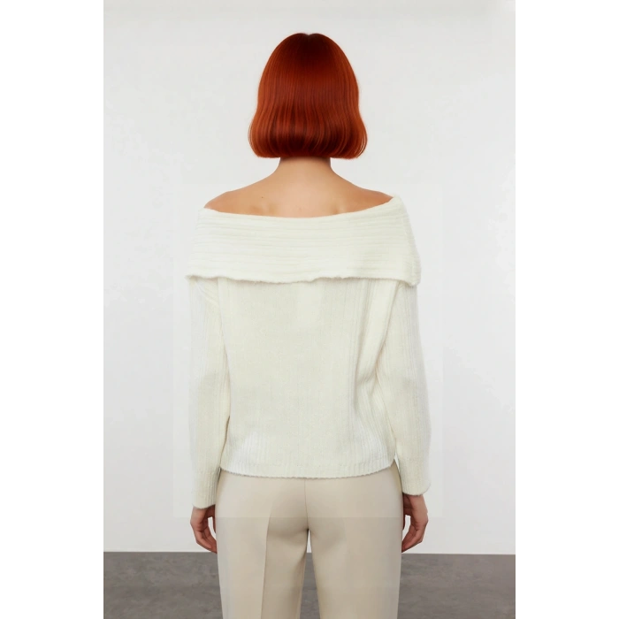 Kadın Carmen Yaka Regular Kalıp Uzun Kollu Fitilli Triko Kazak Gündüz Ve Gece Şıklığı Sunar