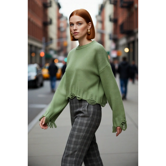 Kadın Casual Crop Oversize Bisiklet Yaka Triko Kazak Düşük Kol Akıtma Detaylı Konforlu Şık