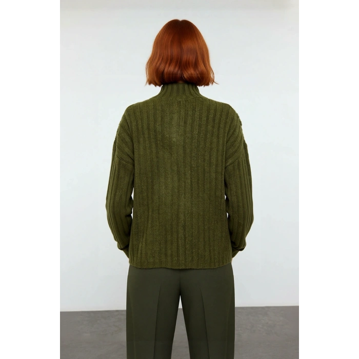 Kadın Casual Fitilli Triko Kazak Orta Kalınlık Dik Yaka Düşük Kol Rahat ve Trend Kış Stili