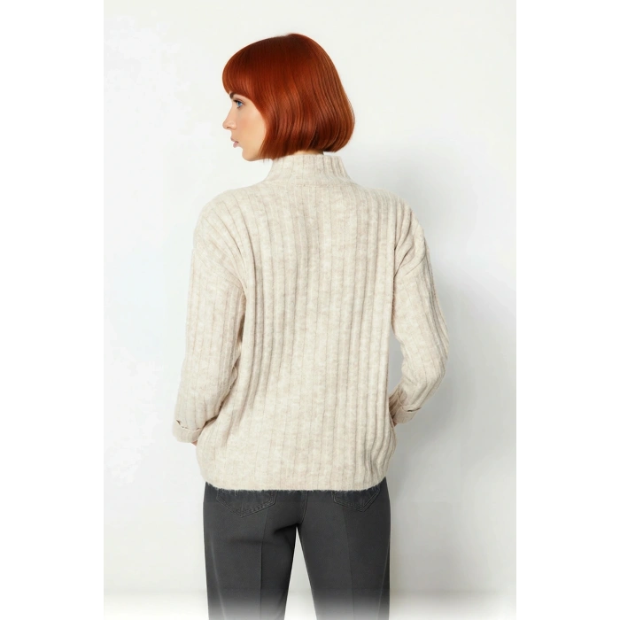 Kadın Casual Fitilli Triko Kazak Orta Kalınlık Dik Yaka Düşük Kol Rahat ve Trend Kış Stili