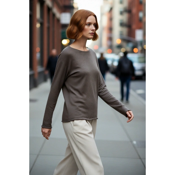 Kadın Casual Kayık Yaka Uzun Kollu Regular Kalıp Triko Kazak Rahatlığı ve Modern Şıklığı Buluşturan