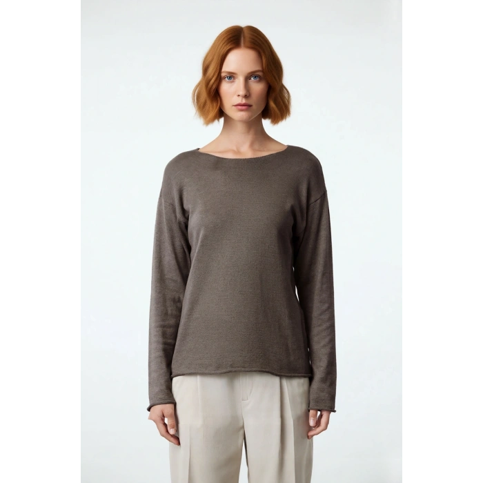 Kadın Casual Kayık Yaka Uzun Kollu Regular Kalıp Triko Kazak Rahatlığı ve Modern Şıklığı Buluşturan