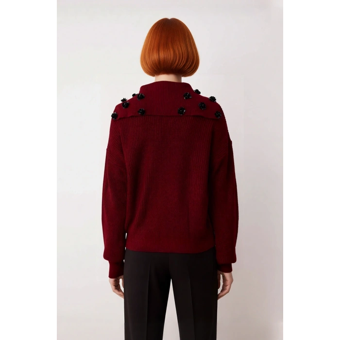 Kadın Casual Regular Kalıp Düşük Kol Akrilik Triko Devrik Yaka Gül Detaylı Şık Kışlık Kazak