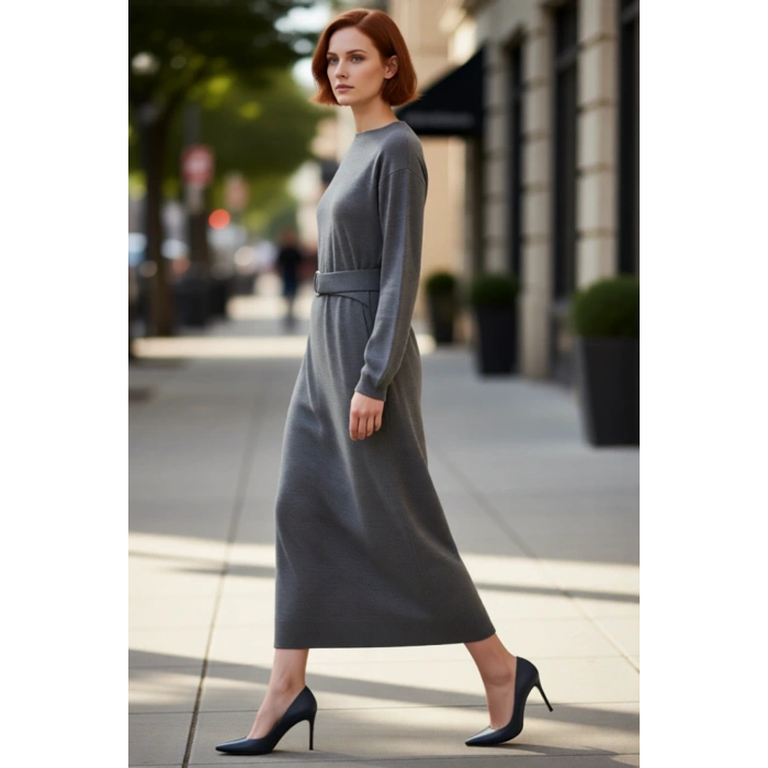 Kadın Casual Triko Maxi Elbise Kemer Detaylı Bisiklet Yaka Uzun Kol Modern Günlük Stil Rahatlığı