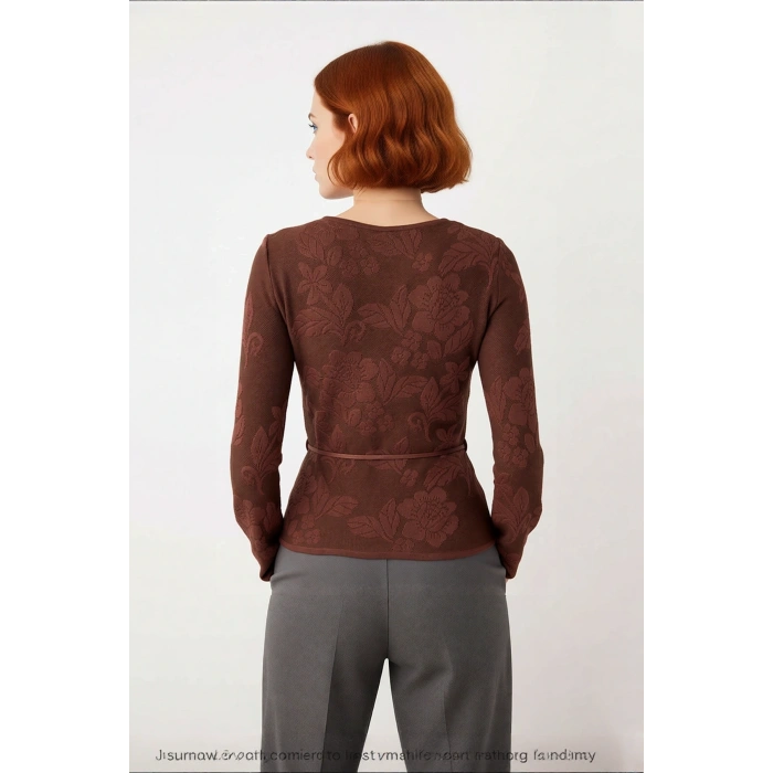 Kadın Çiçek Desenli Fitted Triko Kazak İlkbahar Sonbahar Günlük Şıklığı Rahatlıkla Birleştiriyor