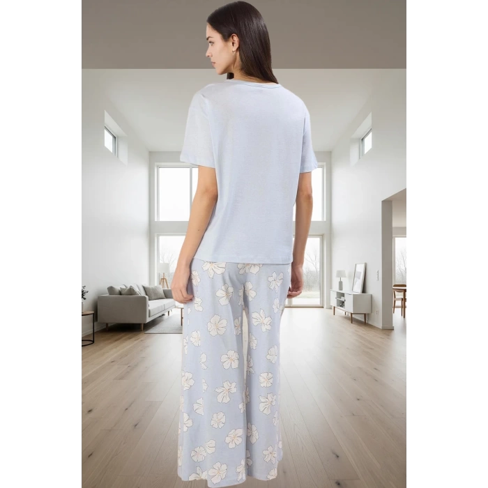 Kadın Çiçekli %100 Pamuklu Rahat Pijama Takımı Özel Tasarım Profesyonel Görünüm Özenle Seçilmiş