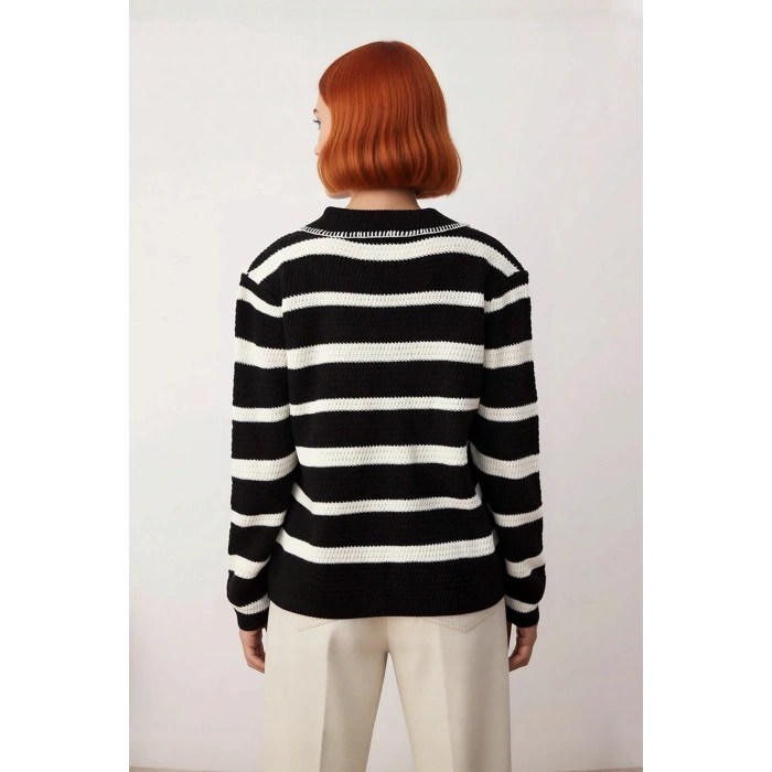 Kadın Çizgili Oversize Polo Yaka Düşük Kol Akrilik Triko Kazak Kışlık Basic Tarzınızı Tamamlar