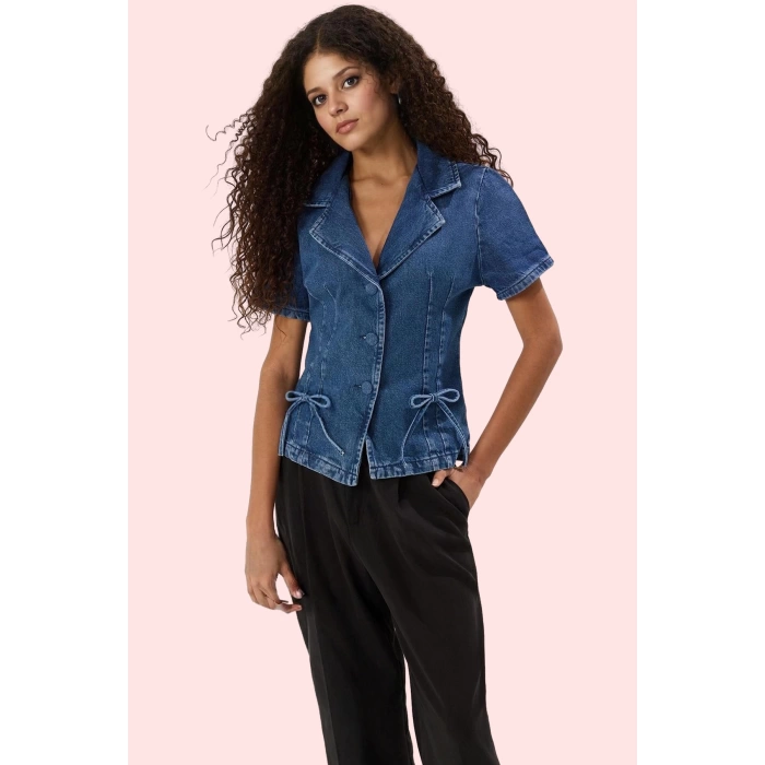 Kadın Denim Gömlek Kısa Kollu Hakim Yaka Düz Desen Pamuklu Günlük Yaz Aylarının Vazgeçilmezi