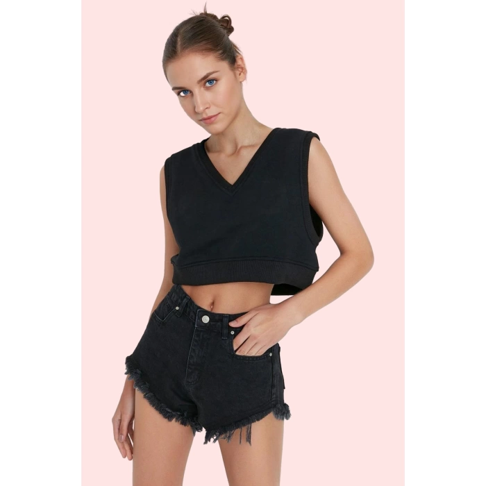 Kadın Denim Mini Şort Pamuk Yırtık Detaylı Rahat Kalıp Günlük Kullanım Yaz Aylarının Vazgeçilmezi