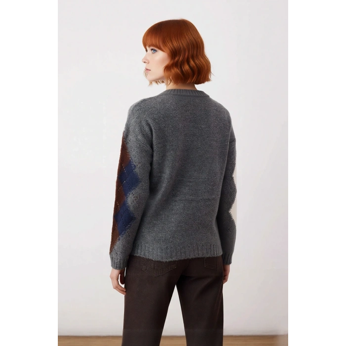 Kadın Dik Yaka Baklava Desenli Oversize Triko Kazak Düşük Kol Rahatlığıyla Kışlık Stil Sunar