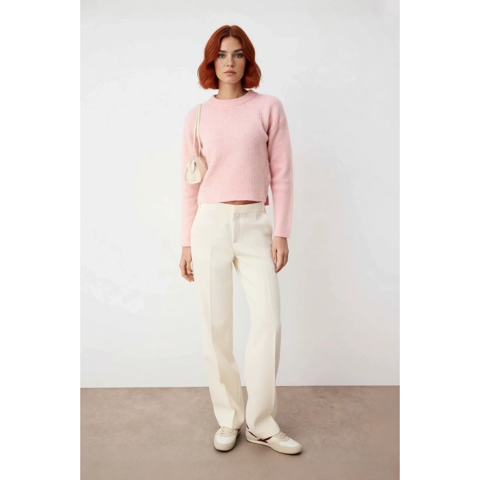 Kadın Dik Yaka Çizgili Crop Regular Kalıp Triko Kazak Soğuk Havalar İçin Şık Günlük Kombinler