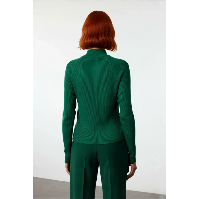 Kadın Dik Yaka Fitted Akrilik Triko Kazak Düğme Detaylı Uzun Kollu Soğuk Havalara Şıklık Katın