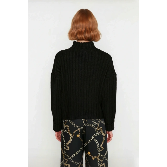 Kadın Dik Yaka Oversize Kalıp Düz Renk Düşük Kol Triko Kazak Soğuk Havalarda Konforlu ve Modern