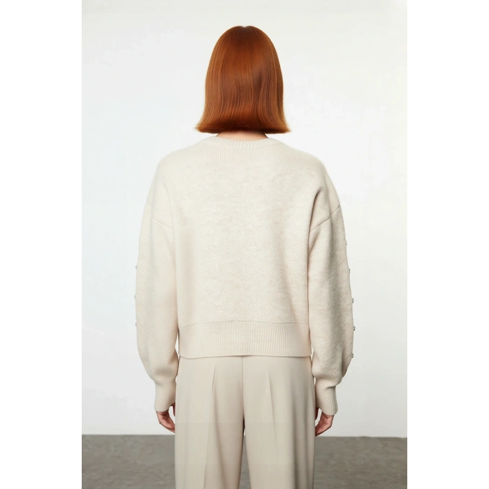 Kadın Dik Yaka Triko Kazak Düşük Kollu Düğme Detaylı Modern Regular Kalıp Kış İçin İdeal Seçim