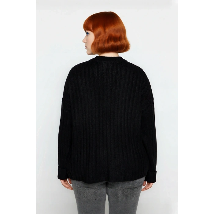 Kadın Düğmeli Triko Kazak Relaxed Kalıp Dik Yaka Fitilli Dokuma Soğuk Havalarda Şıklık ve Konfor