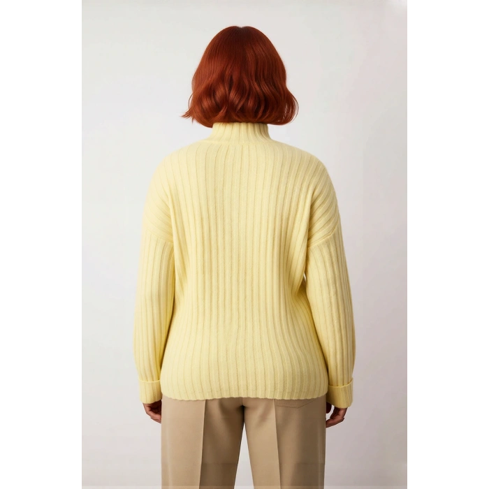 Kadın Düğmeli Triko Kazak Relaxed Kalıp Dik Yaka Fitilli Dokuma Soğuk Havalarda Şıklık ve Konfor