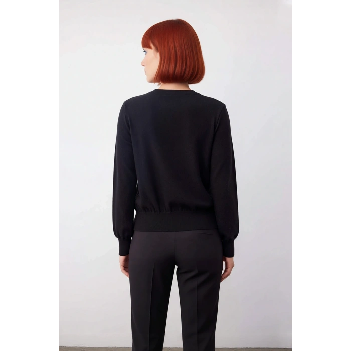 Kadın Düz Bisiklet Yaka Ekru Triko Kazak Regular Kalıbı ile Kışa Özel Şık ve Konforlu Kaliteli