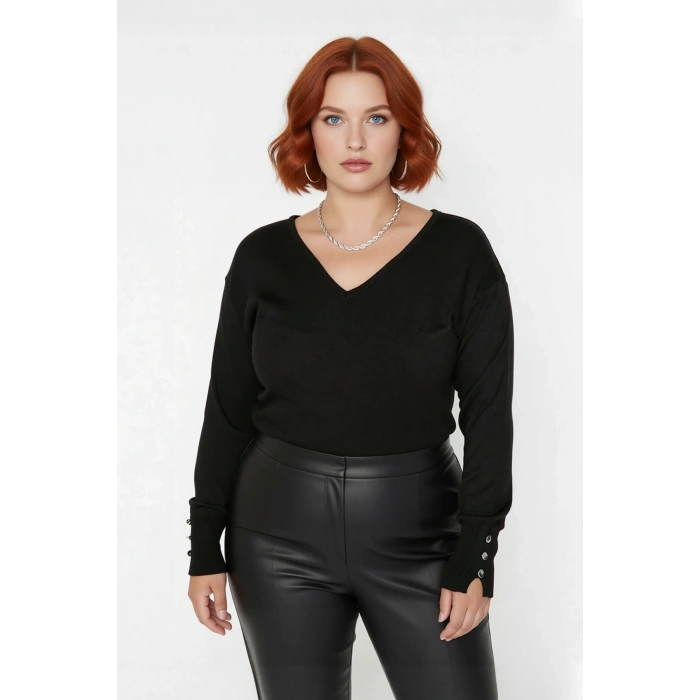 Kadın Düz Desen Regular Kalıp Triko V Yaka Kazak Uzun Kollu Ve Şık Düğme Detayları İle Kaliteli