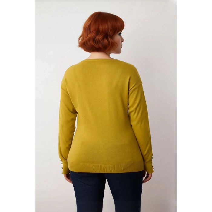 Kadın Düz Desen Regular Kalıp Triko V Yaka Kazak Uzun Kollu Ve Şık Düğme Detayları İle Kaliteli