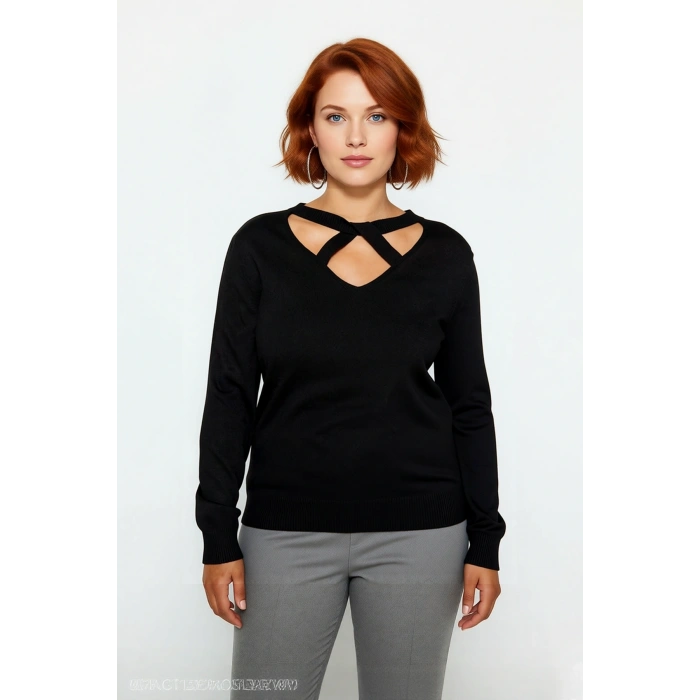 Kadın Düz Desen V Yaka Cut Out Detaylı Triko Kazak Regular Kalıp Uzun Kollu Basic Stilli Kaliteli