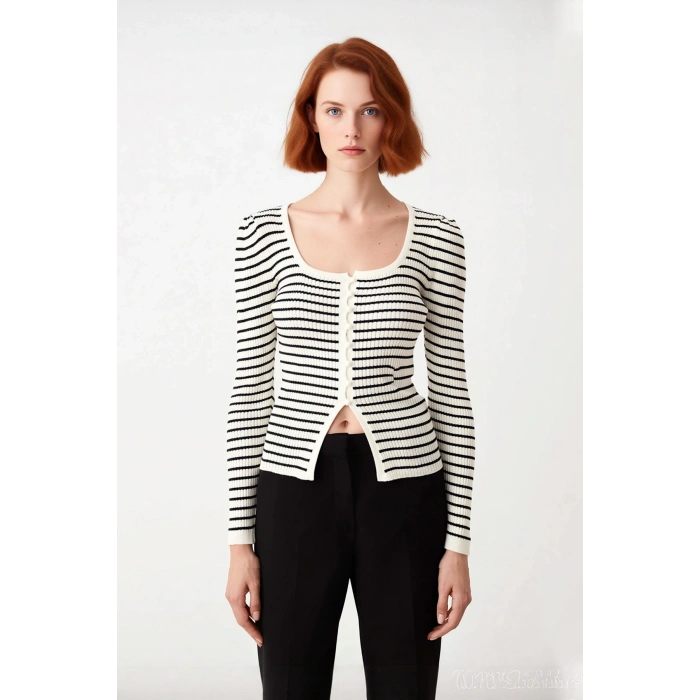 Kadın Ekru Çizgili Kare Yaka Fitted Uzun Kol Triko Body %100 Akrilik Sonbahar Şıklığı Kaliteli