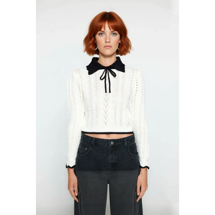 Kadın Ekru İnce Triko Kazak Ajurlu Desenli Polo Yaka Kurdele Fiyonklu Basic Crop Modeli Kaliteli