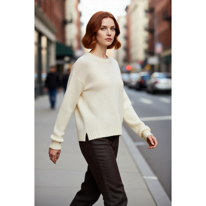 Kadın Ekru Oversize Bisiklet Yaka Püskül Detaylı Yumuşak Dokulu Rahat Uzun Kollu Triko Kazak