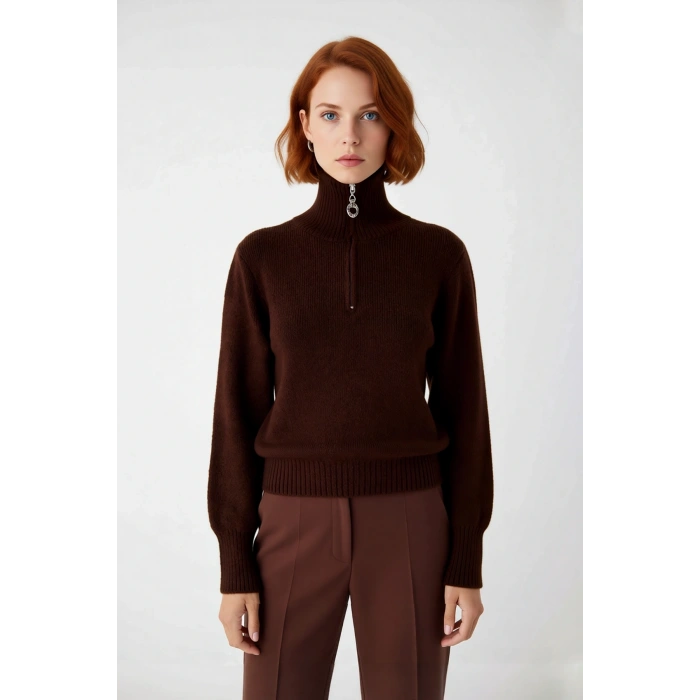 Kadın Fermuarlı Dik Yaka Regular Kalıp Selanik Dokuma Triko Kazak ile Kış Şıklığını Yakalayın