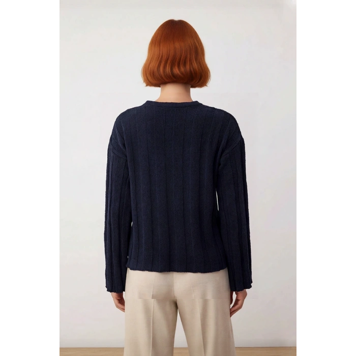 Kadın Fitilli Dokuma Triko Kazak Regular Kalıp Bisiklet Yaka Uzun Kollu Günlük Konforlu Şıklık Sunar