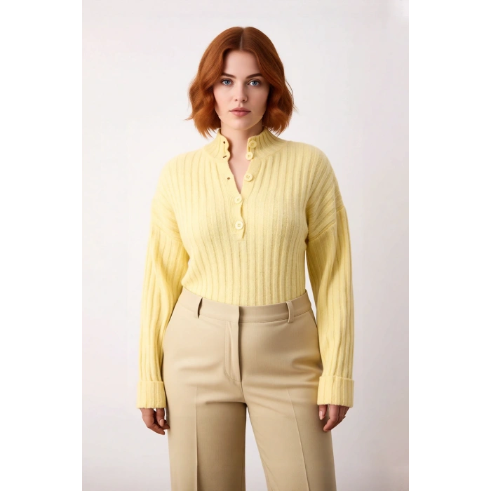 Kadın Fitilli Dokuma Triko Kazak Relaxed Kalıp Dik Yaka Düğmeli Detay Kış Konforu Şıklığı Kaliteli